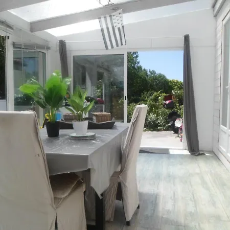 2 Lumineux Appartements, La Rochelle